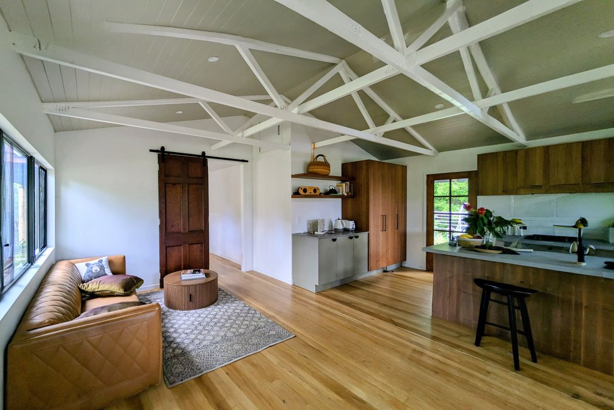 Farmhouse kitchen renovation with blackbutt island bench – Mullumbimby carpentry